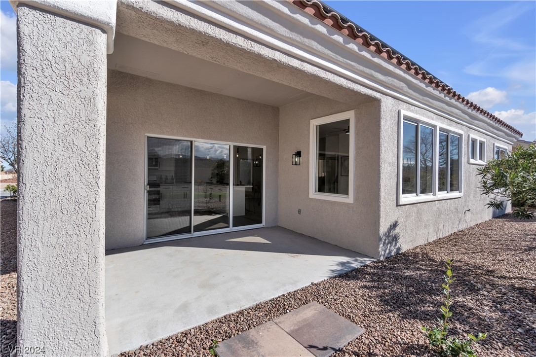 2245 Sun Cliffs Street