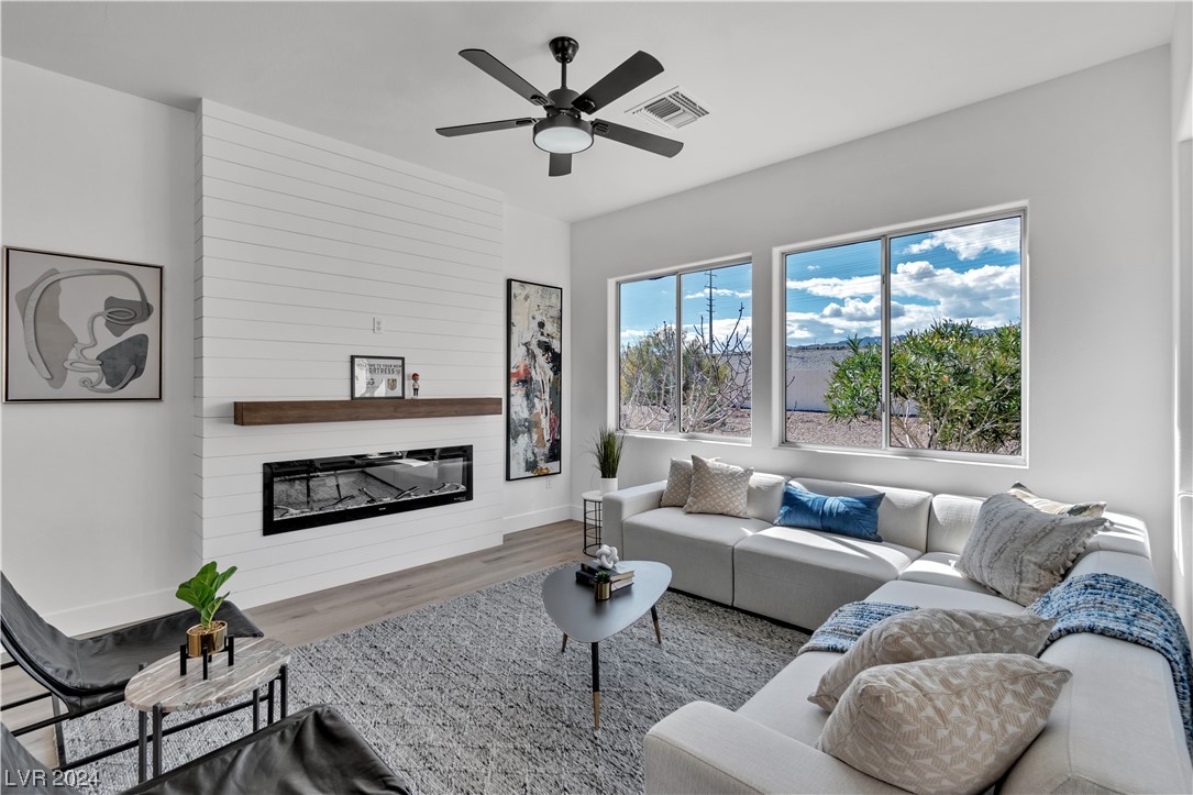 2245 Sun Cliffs Street