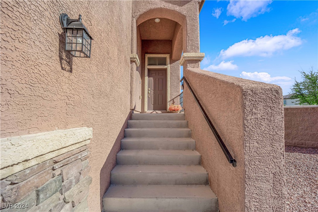 125 Silver Rings Avenue