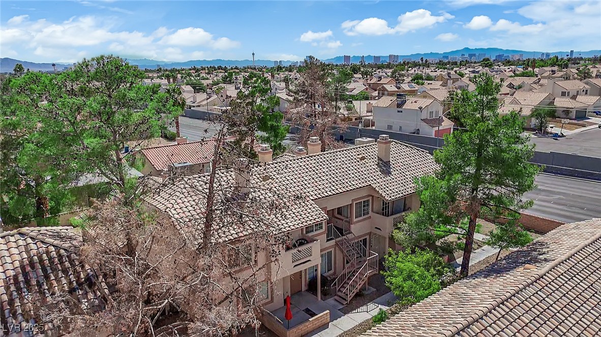 1600 North Torrey Pines Drive 202