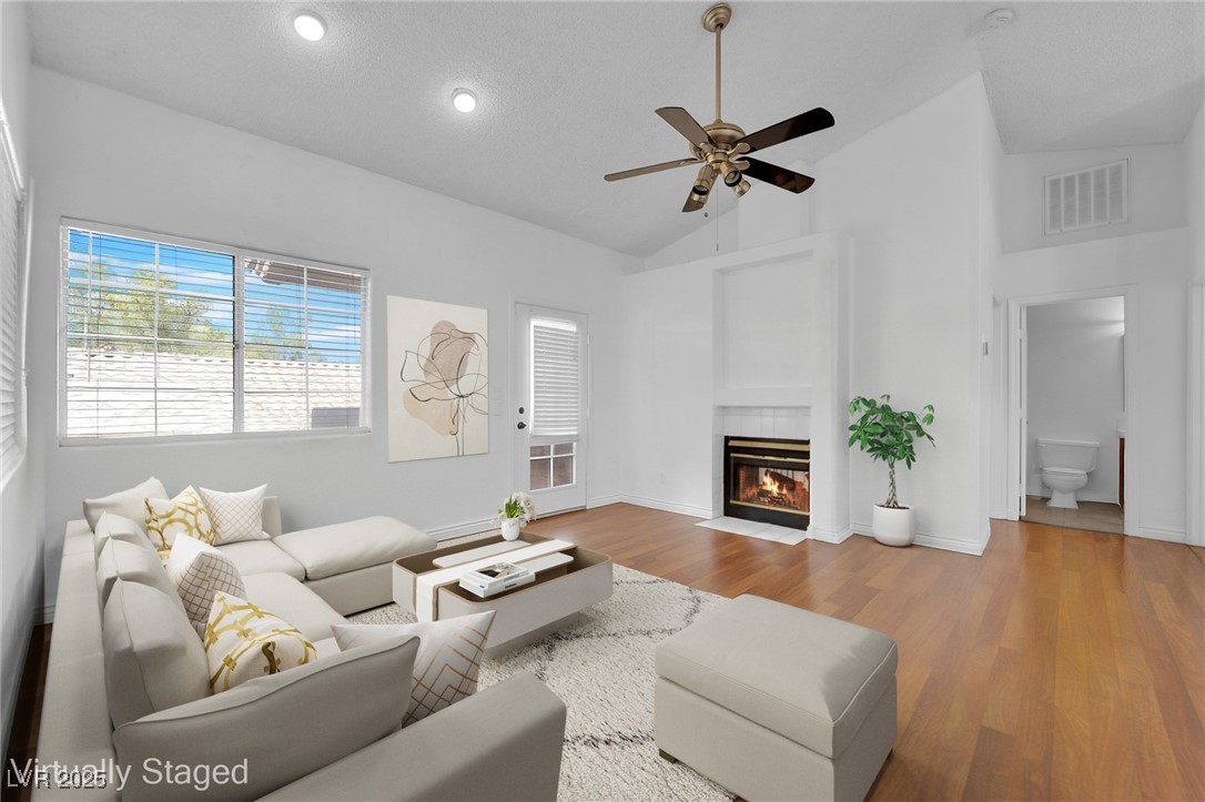 1600 North Torrey Pines Drive 202