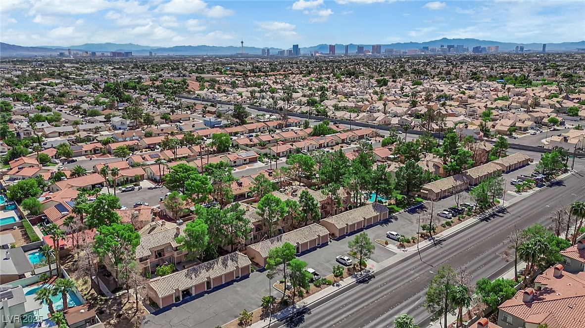 1600 North Torrey Pines Drive 202