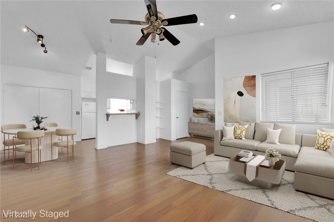 1600 North Torrey Pines Drive 202