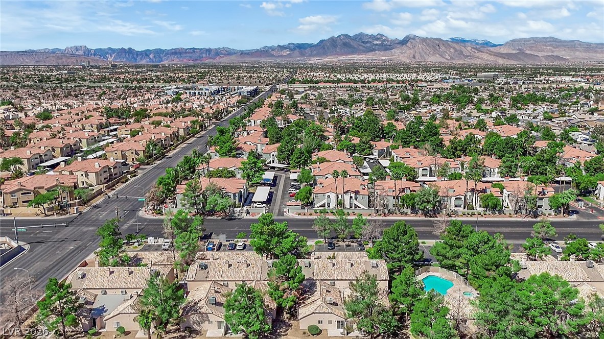 1600 North Torrey Pines Drive 202