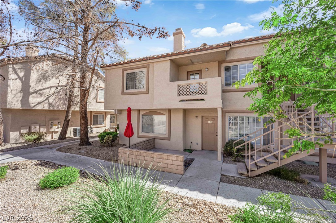 1600 North Torrey Pines Drive 202