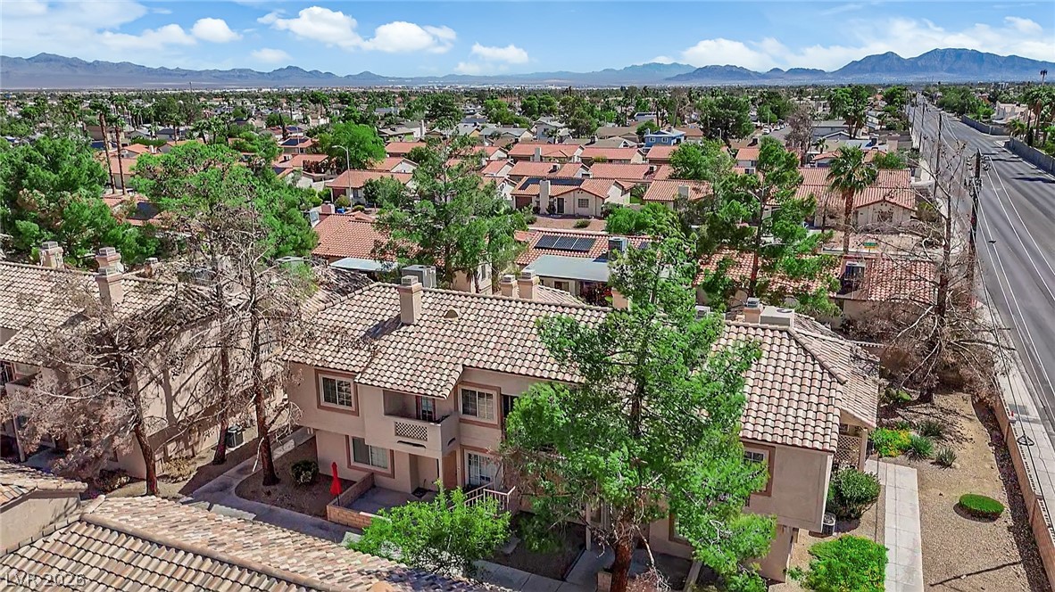 1600 North Torrey Pines Drive 202