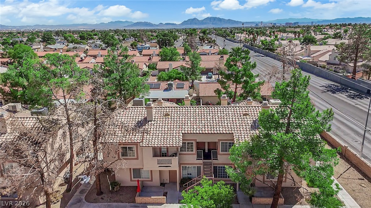 1600 North Torrey Pines Drive 202