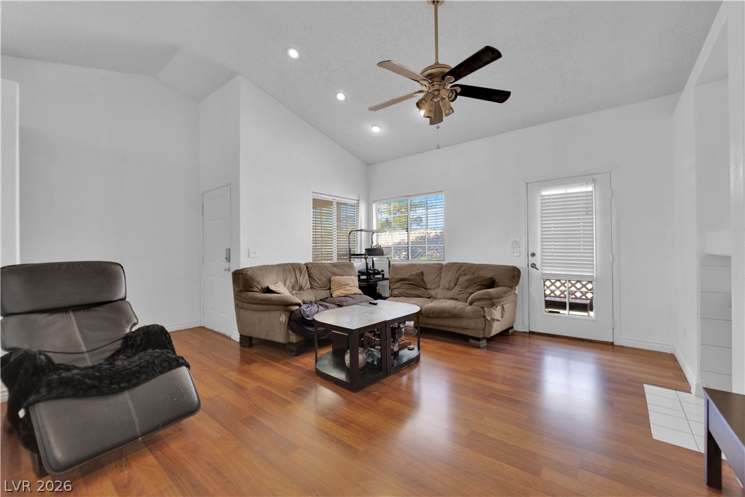 1600 North Torrey Pines Drive 202