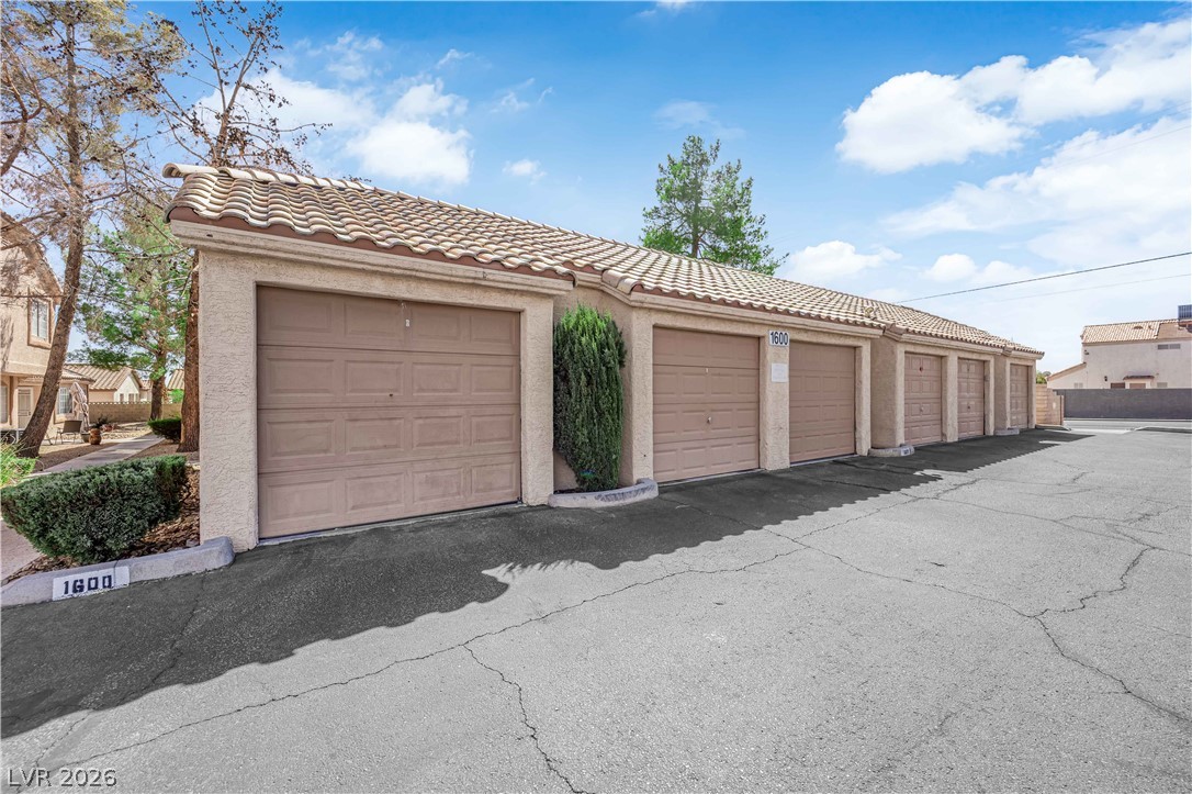 1600 North Torrey Pines Drive 202