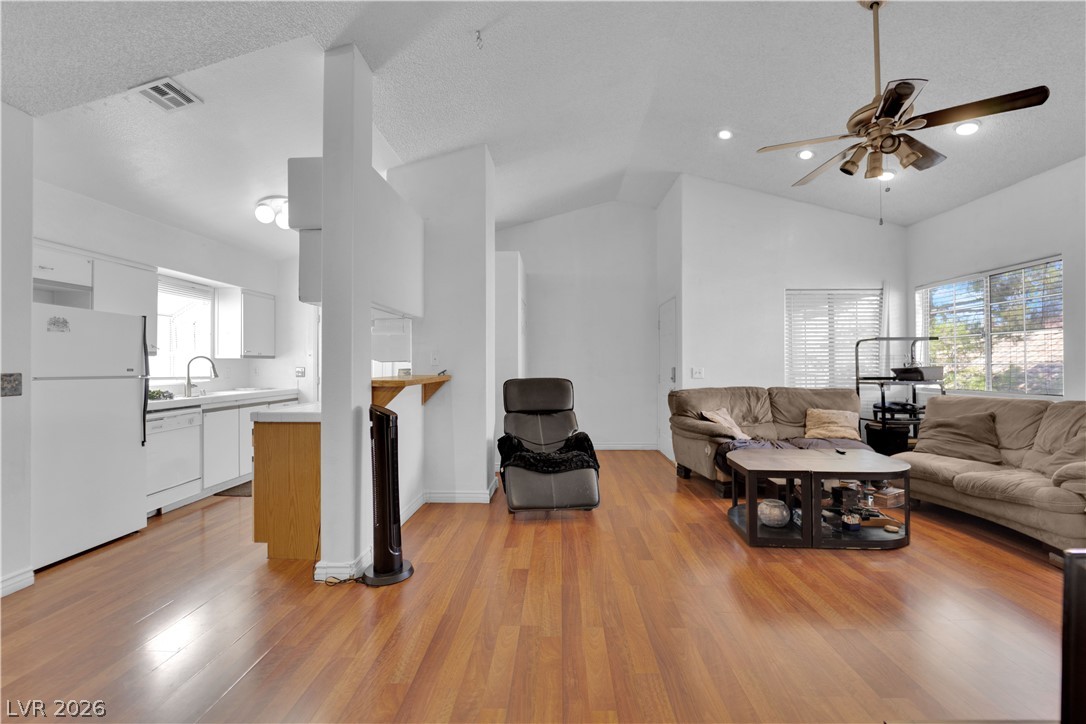 1600 North Torrey Pines Drive 202