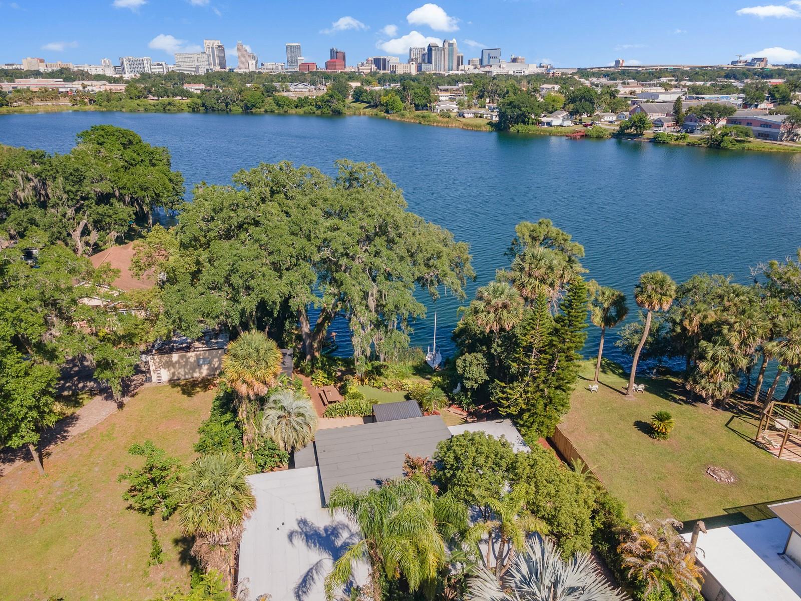319 N TAMPA AVE