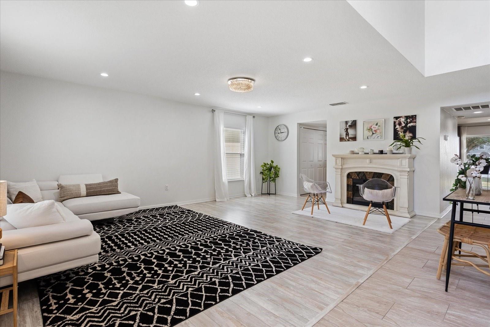 106 HENDRIX CIR
