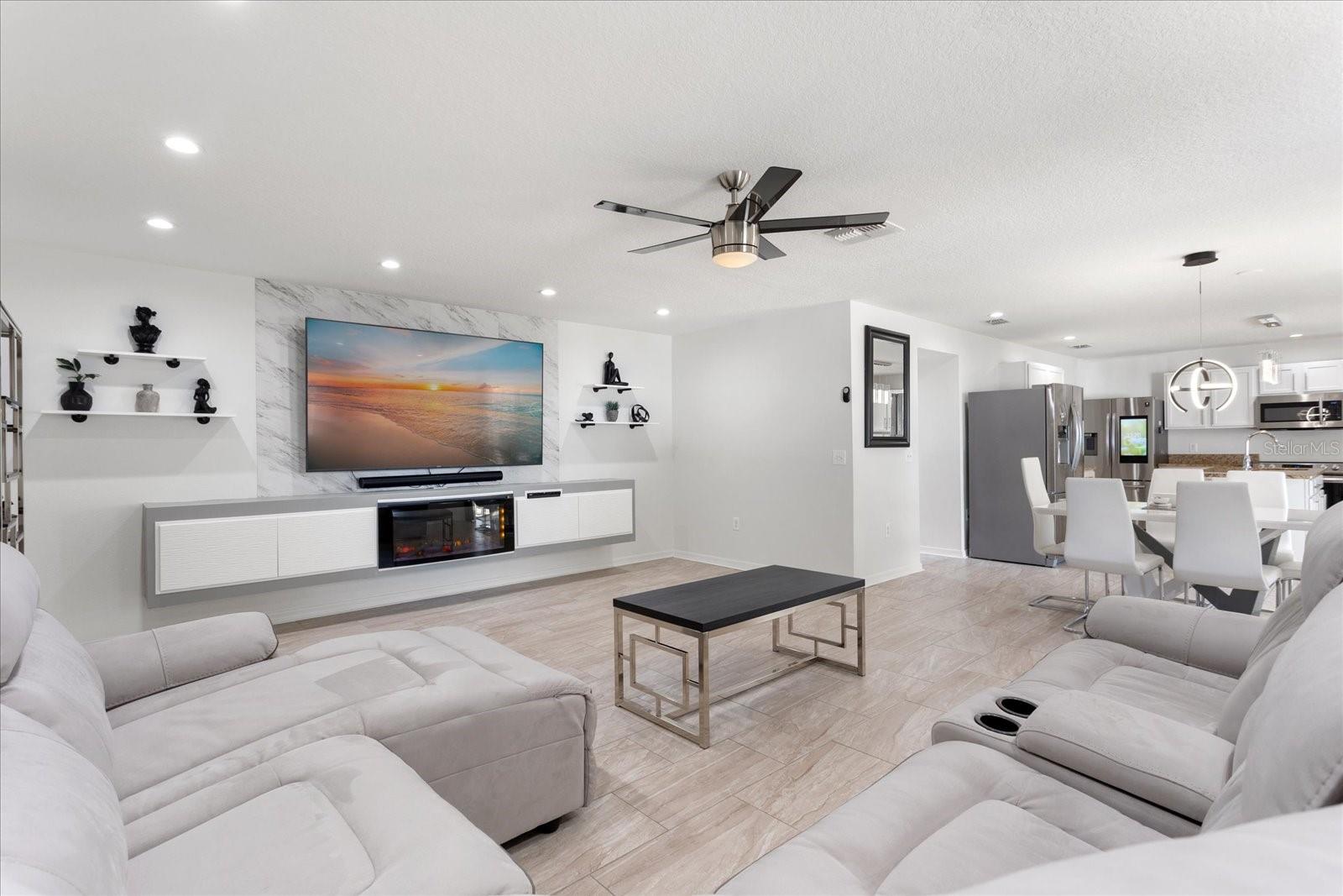 106 HENDRIX CIR