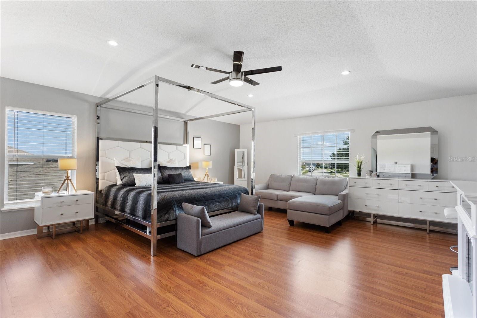 106 HENDRIX CIR