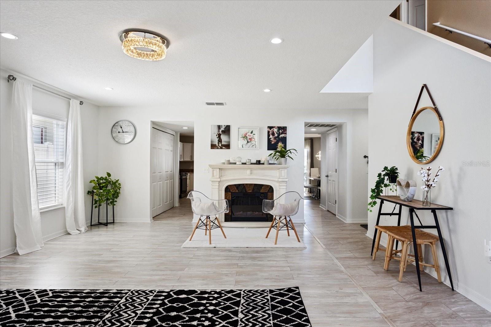 106 HENDRIX CIR