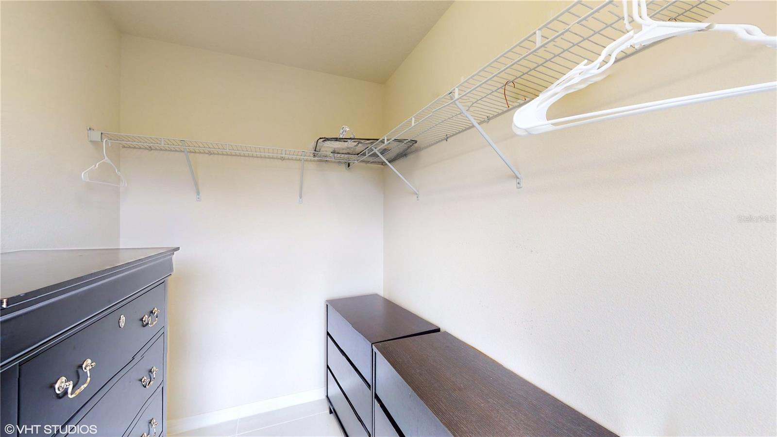 1240 BELLA VISTA CIR