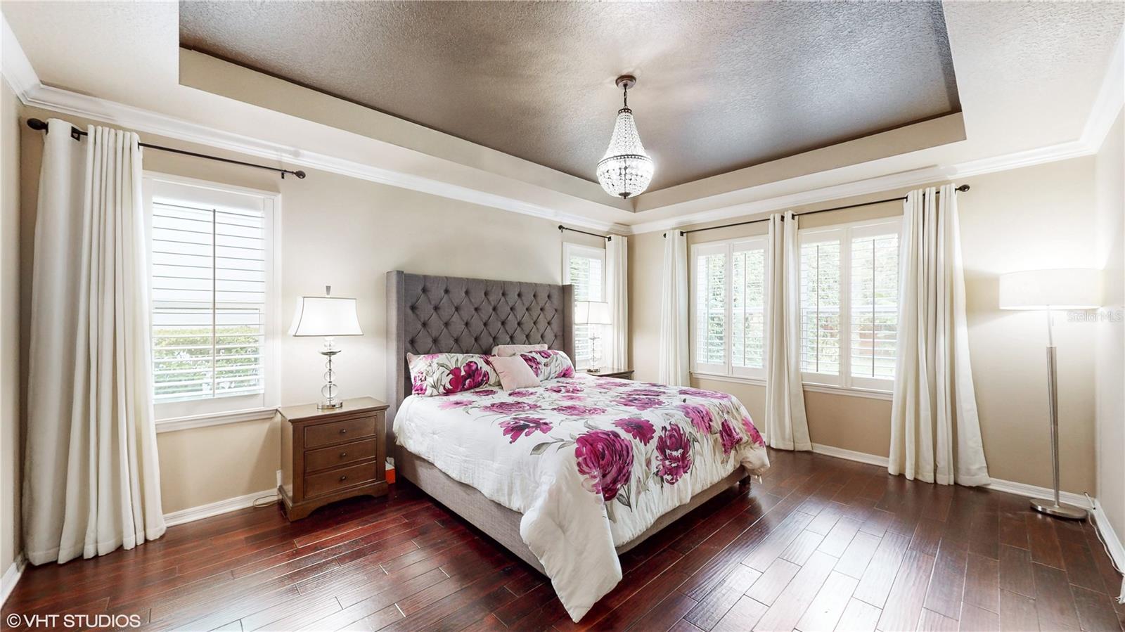 1240 BELLA VISTA CIR