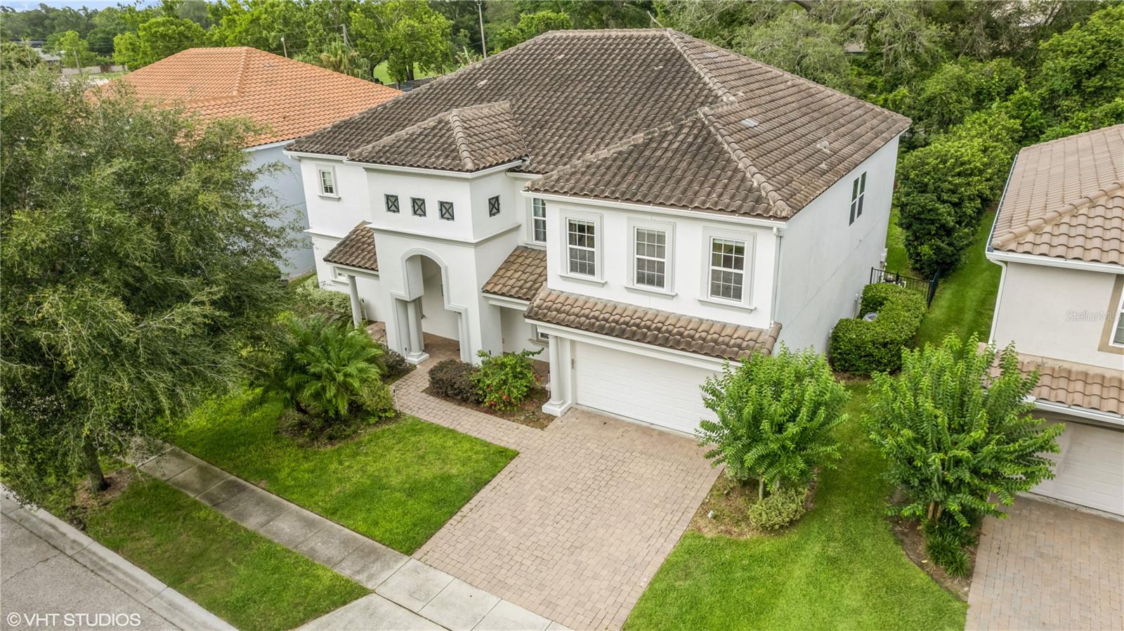 1240 BELLA VISTA CIR