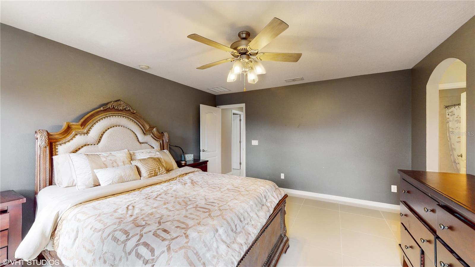 1240 BELLA VISTA CIR