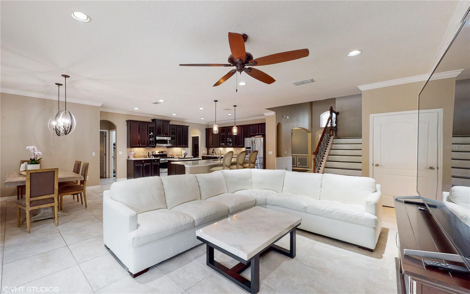 1240 BELLA VISTA CIR