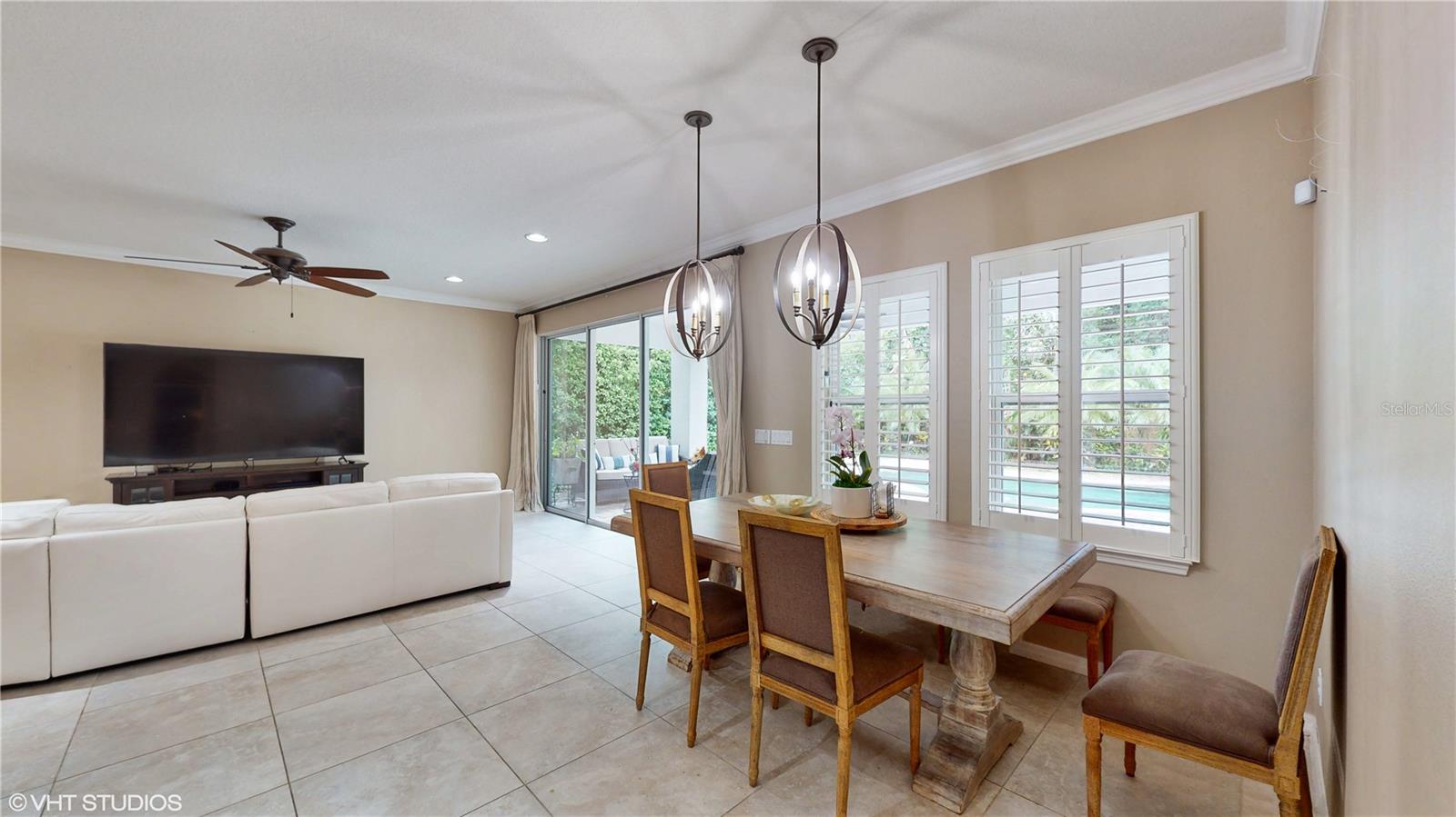 1240 BELLA VISTA CIR