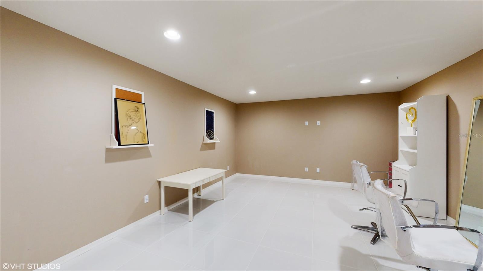 1240 BELLA VISTA CIR
