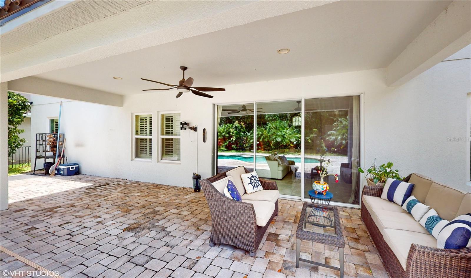 1240 BELLA VISTA CIR