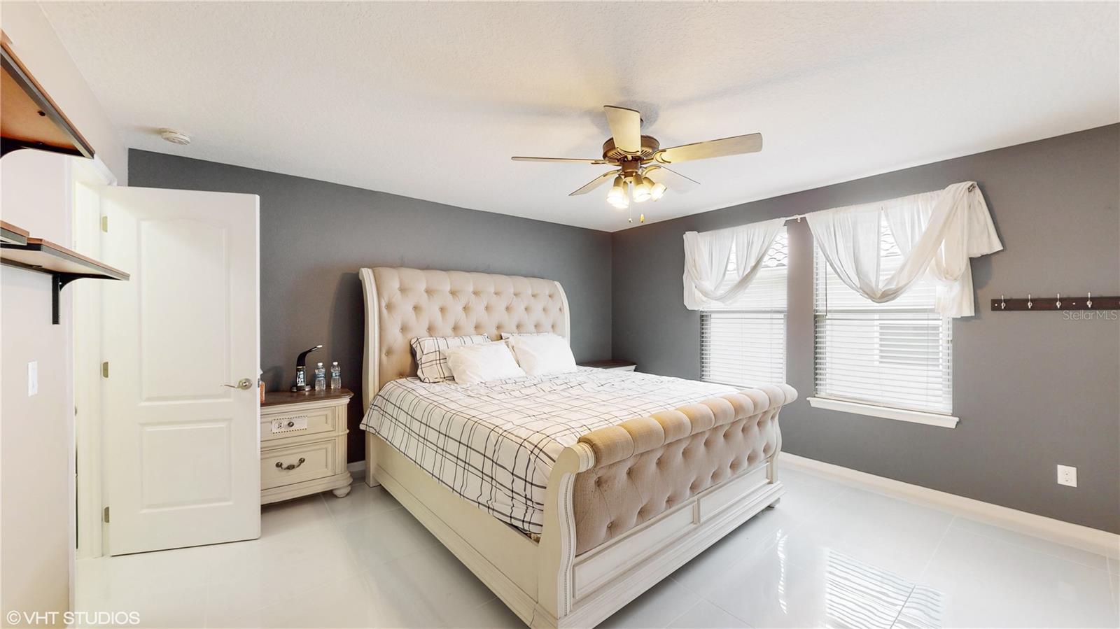 1240 BELLA VISTA CIR