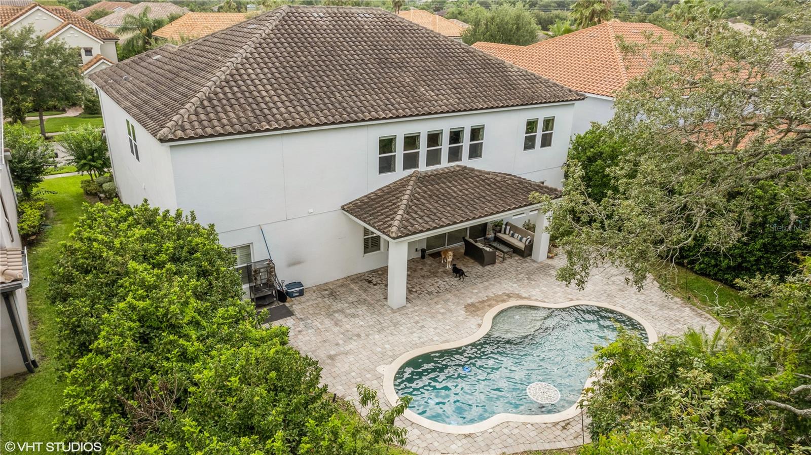 1240 BELLA VISTA CIR
