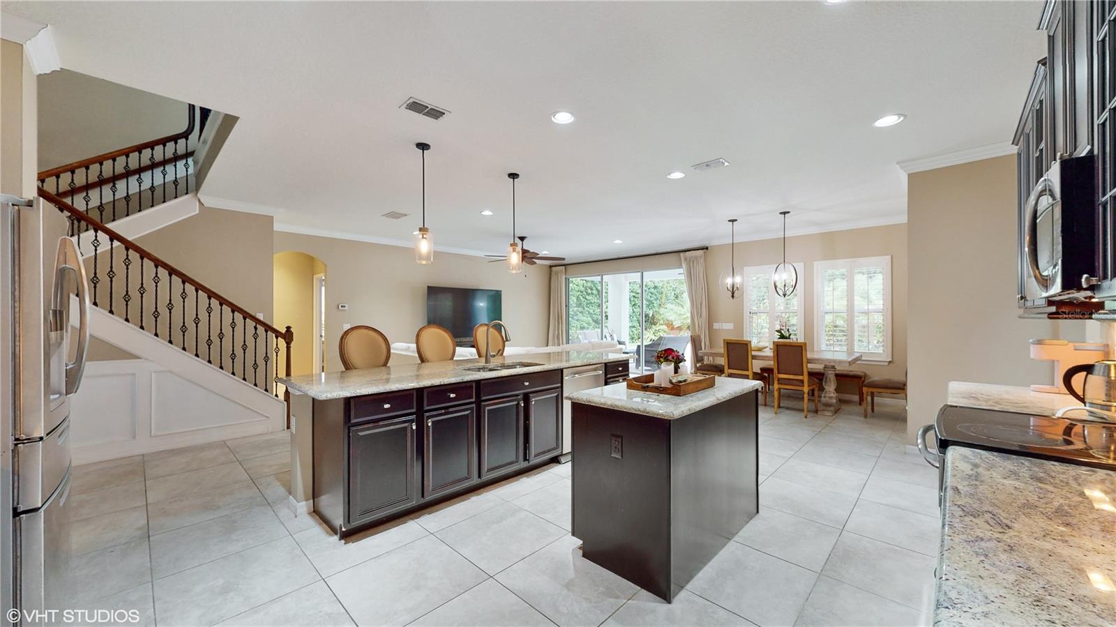 1240 BELLA VISTA CIR