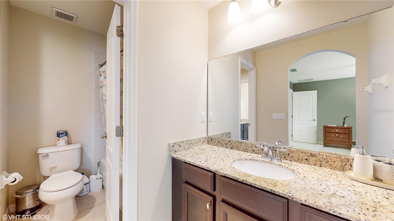 1240 BELLA VISTA CIR