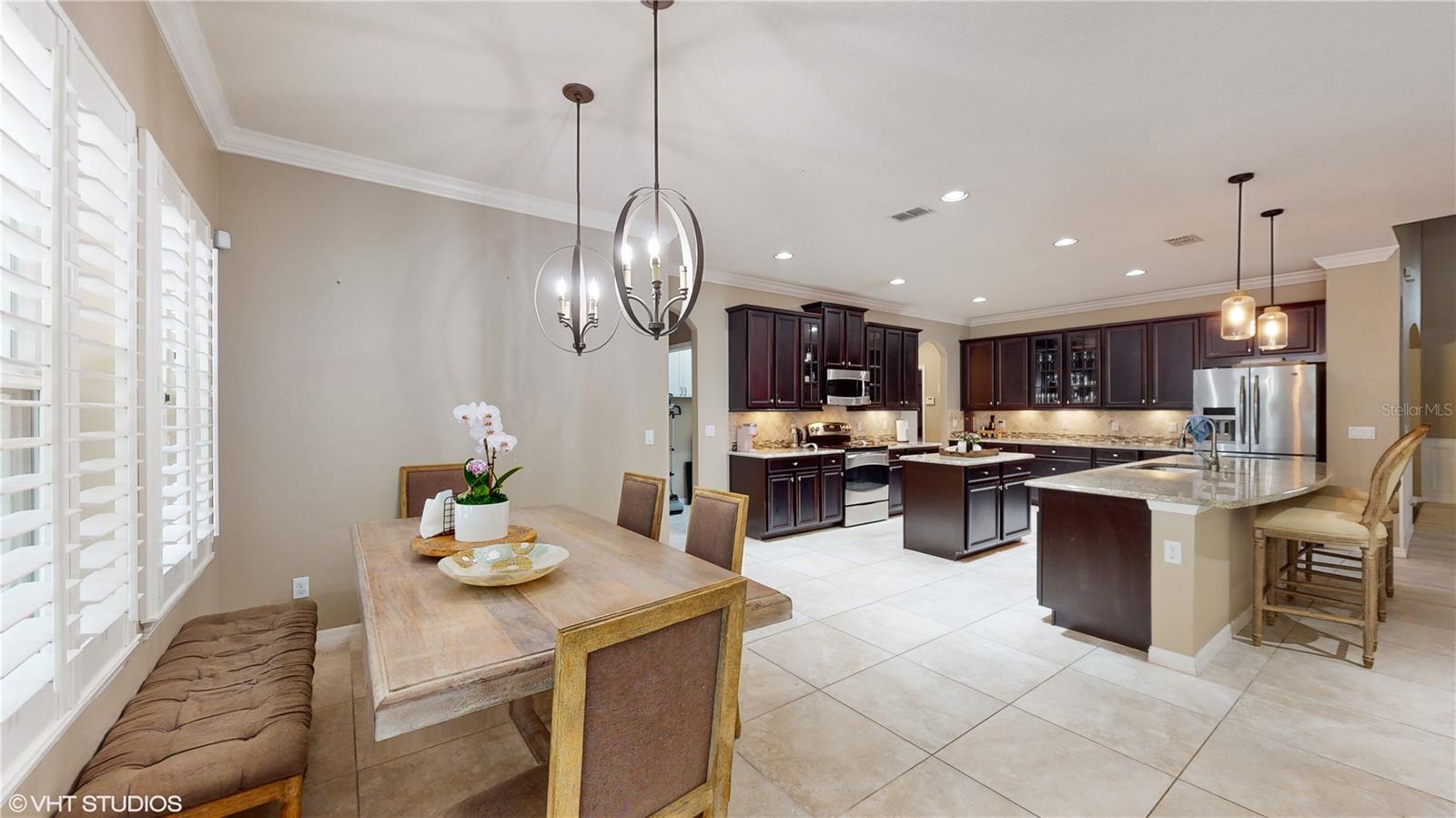1240 BELLA VISTA CIR