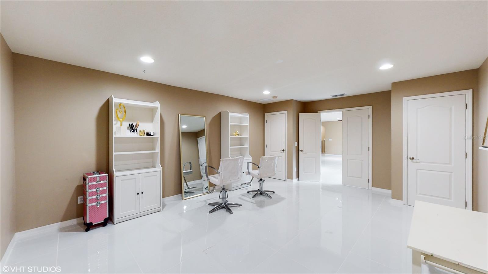 1240 BELLA VISTA CIR