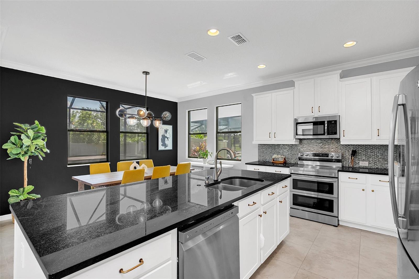 1980 LEATHER FERN DR