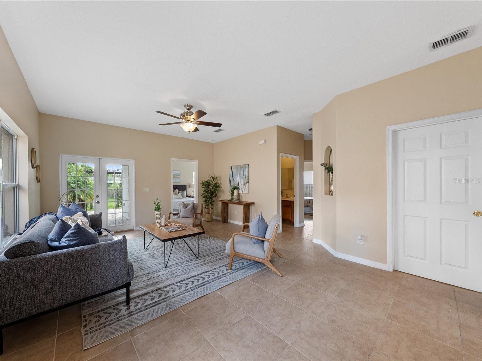 557 HIBISCUS COVE DR