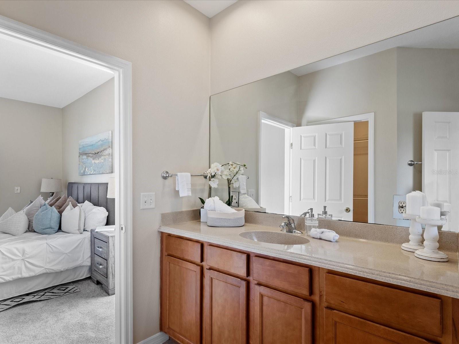 557 HIBISCUS COVE DR