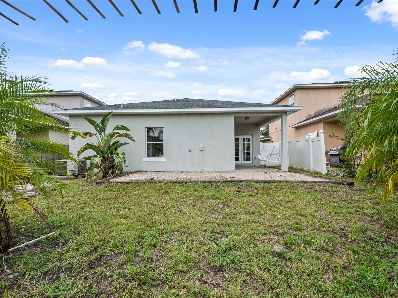 557 HIBISCUS COVE DR
