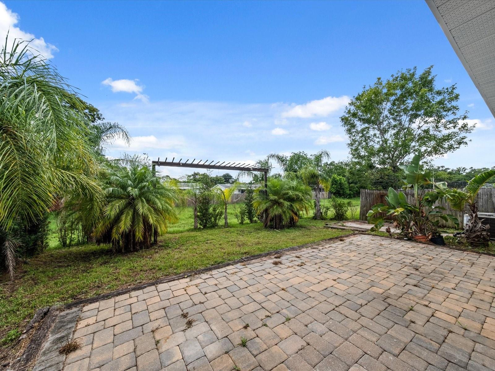 557 HIBISCUS COVE DR