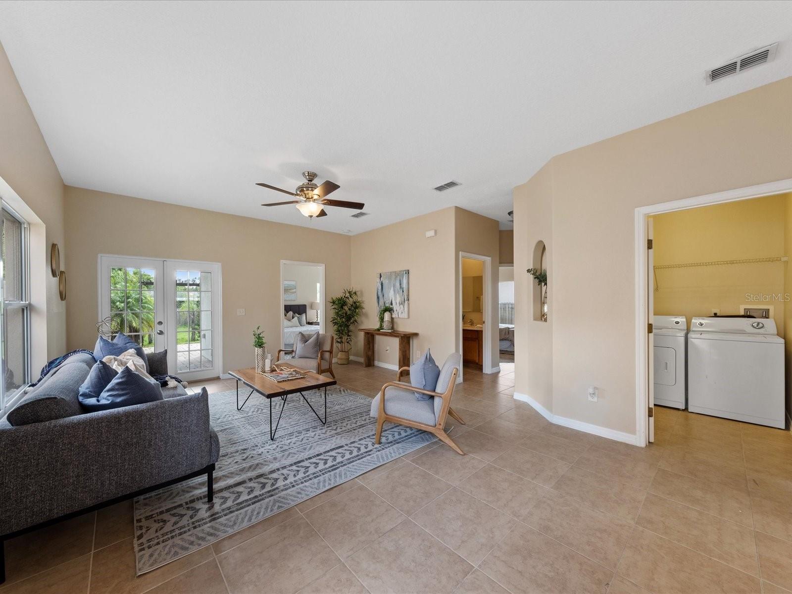 557 HIBISCUS COVE DR