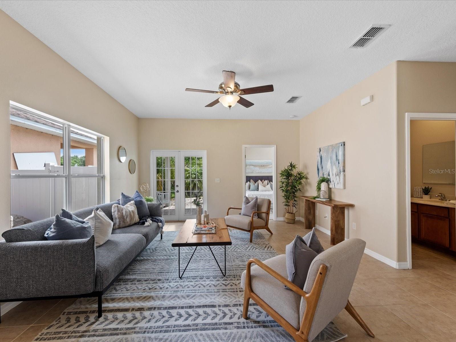 557 HIBISCUS COVE DR