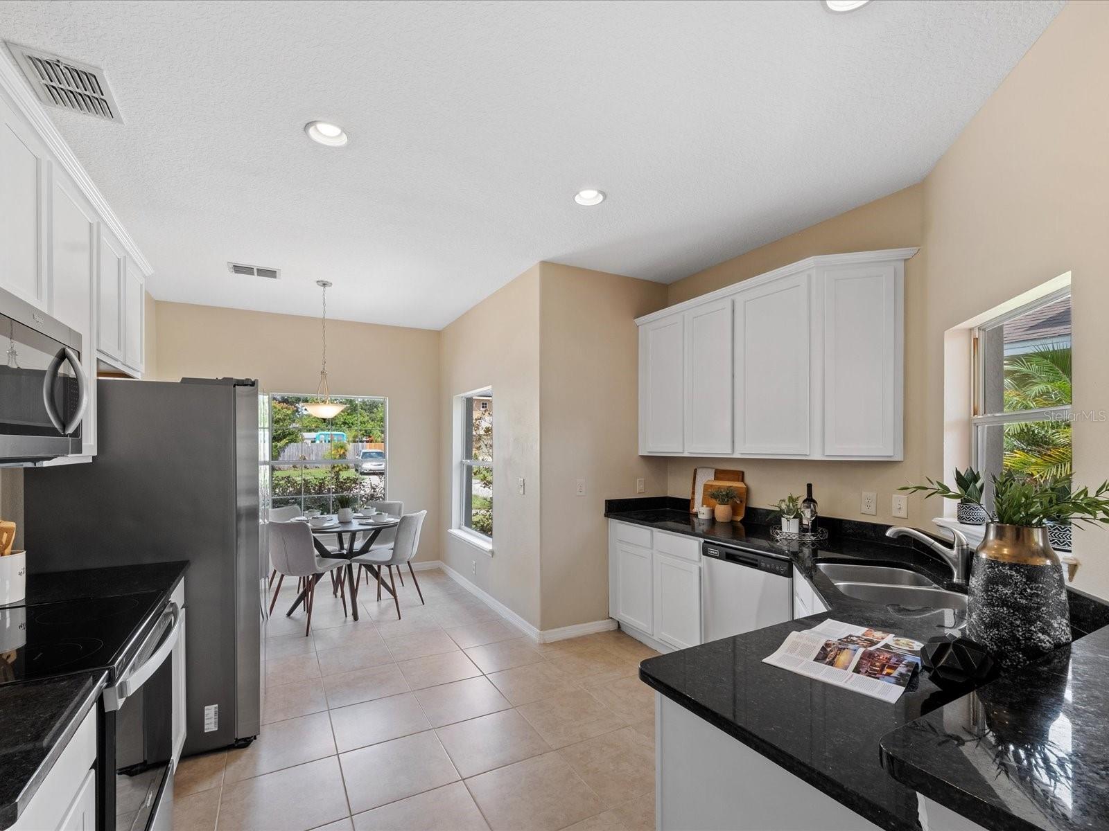 557 HIBISCUS COVE DR