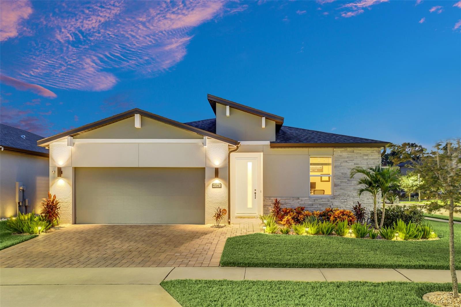 2079 LAURELWOOD WAY