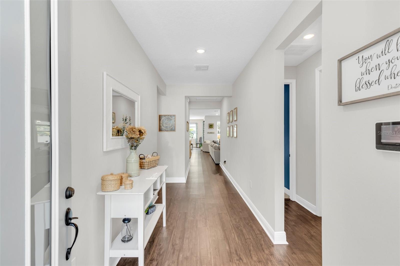 2079 LAURELWOOD WAY