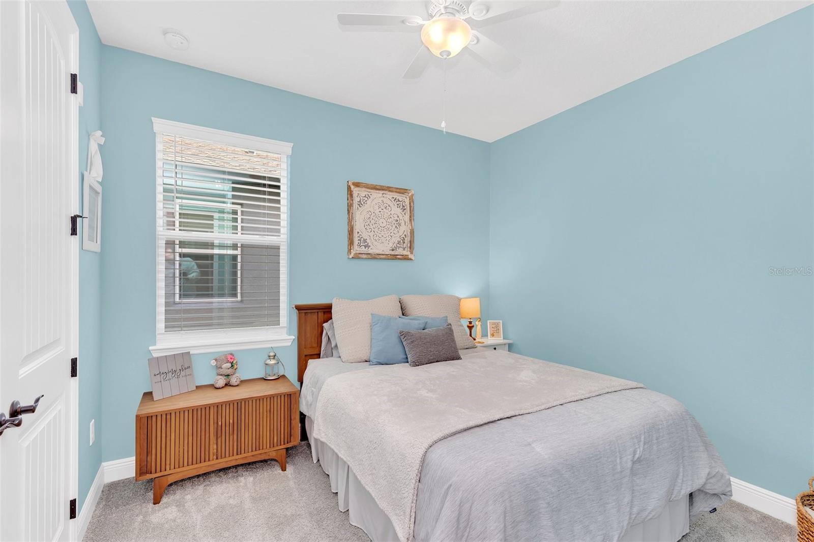 2079 LAURELWOOD WAY