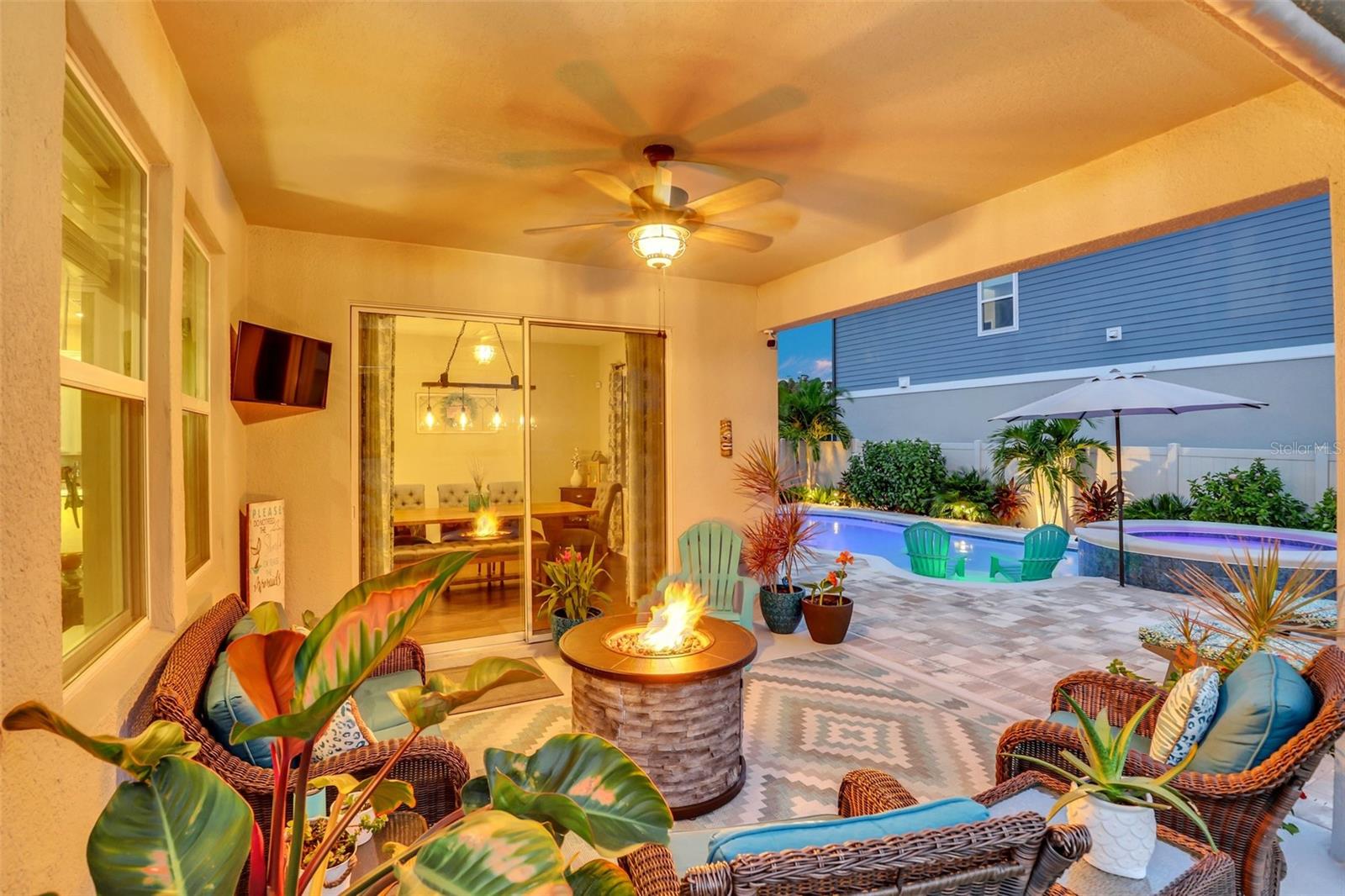 2079 LAURELWOOD WAY