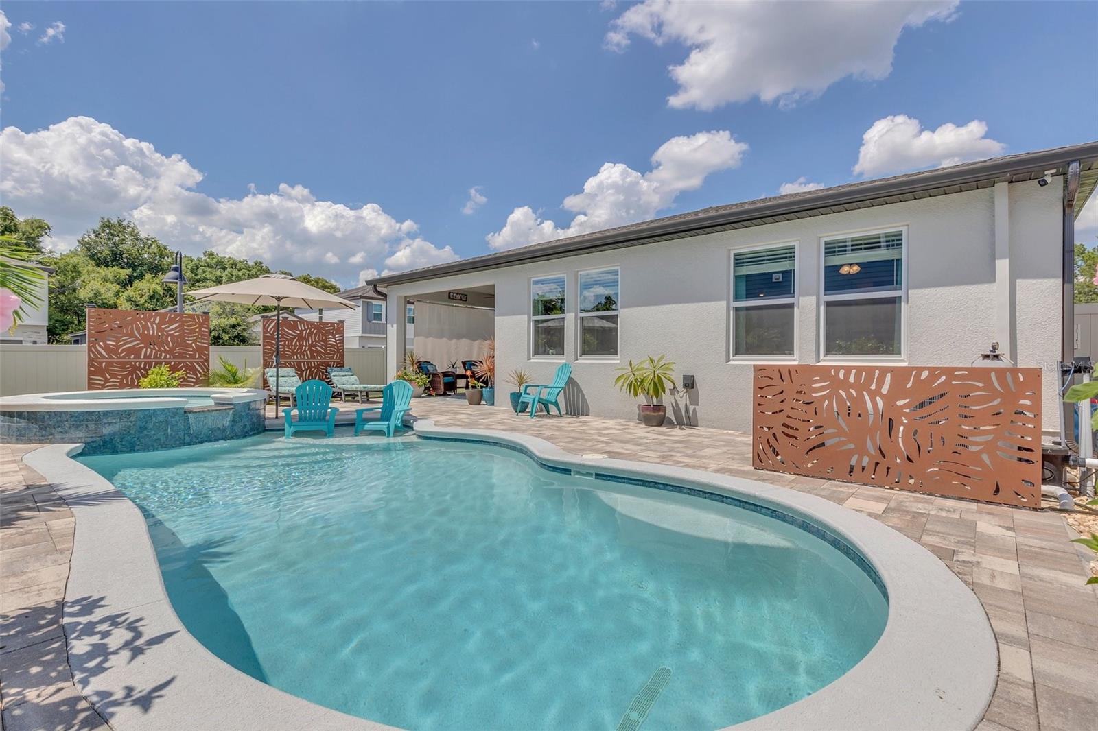 2079 LAURELWOOD WAY