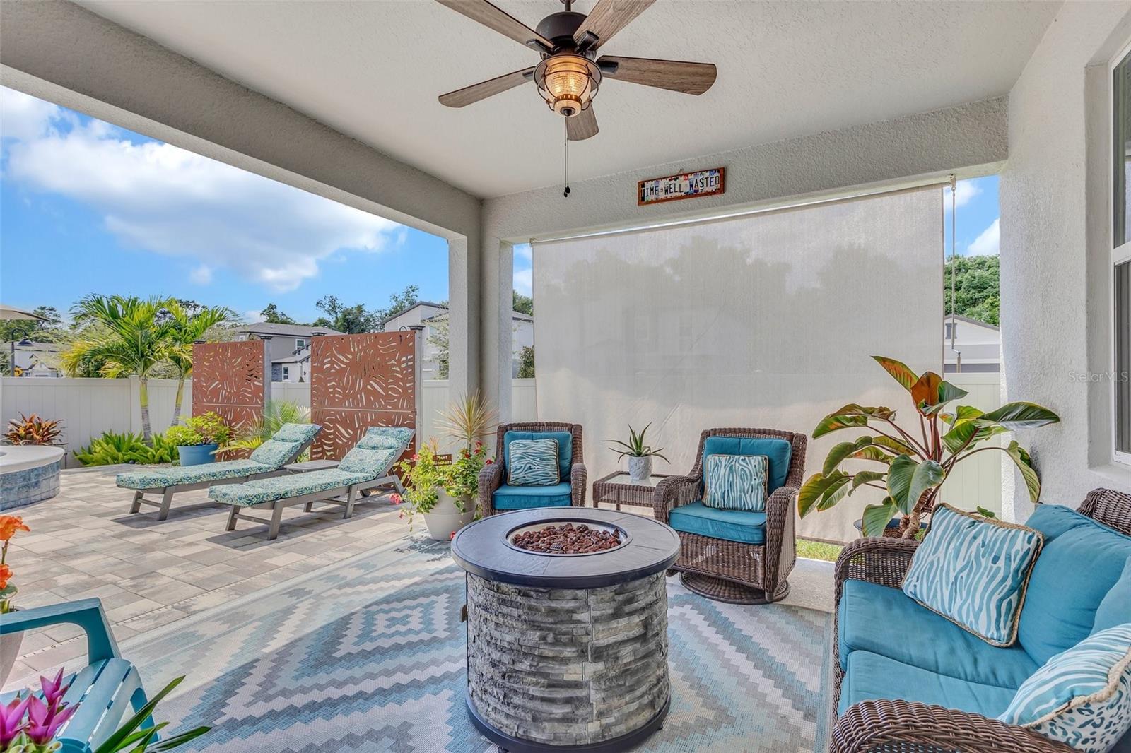 2079 LAURELWOOD WAY