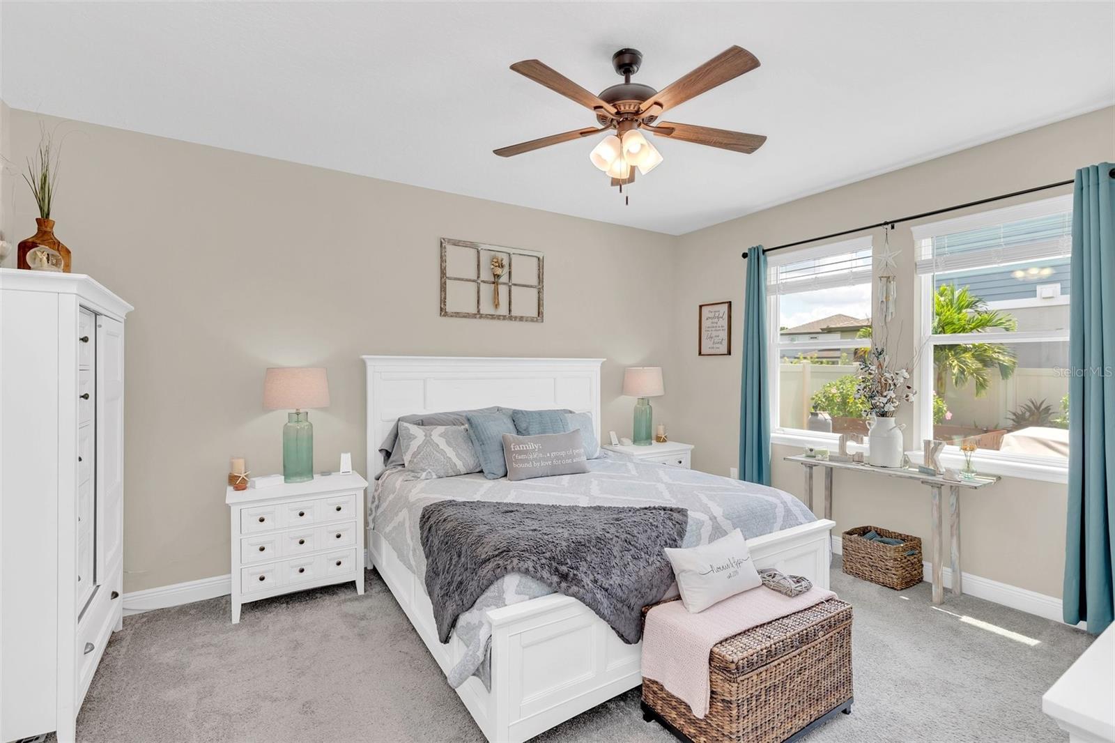 2079 LAURELWOOD WAY