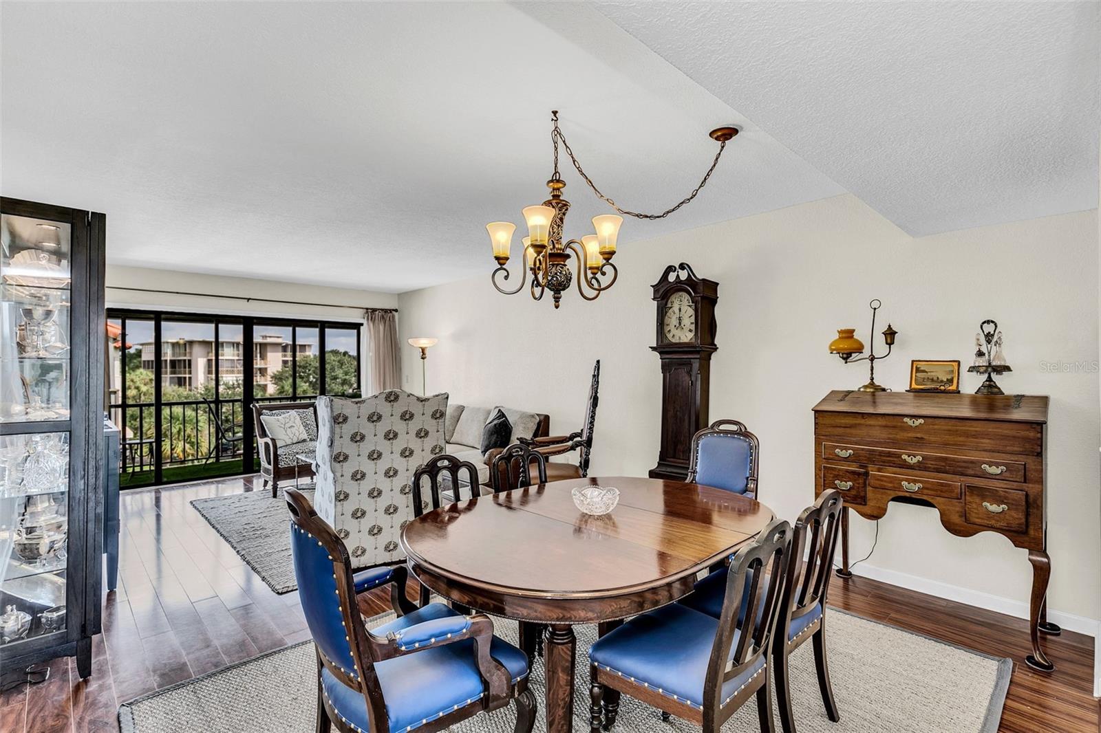 102 S INTERLACHEN AVE #510