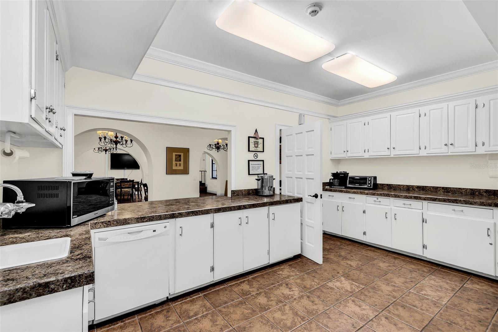 102 S INTERLACHEN AVE #510